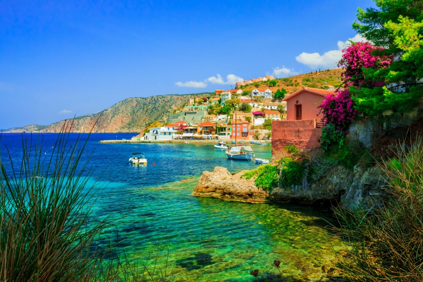 Discover beautiful Greek islands